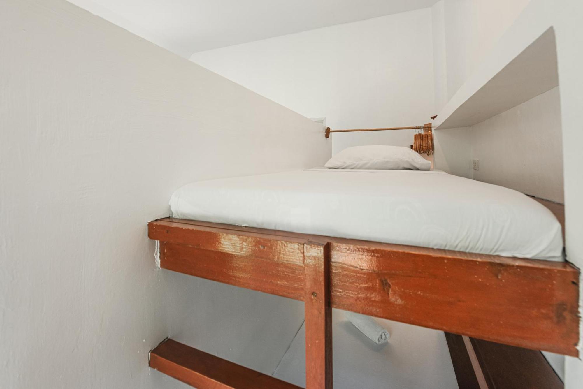 Blauset Two Hotel General Luna  Luaran gambar