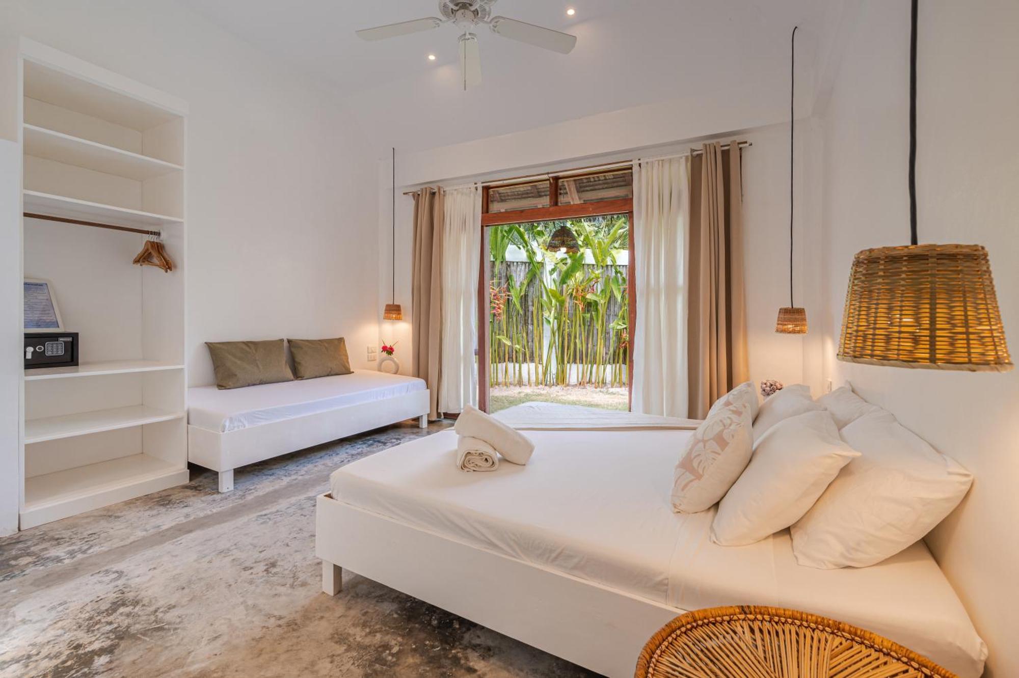 Blauset Two Hotel General Luna  Luaran gambar
